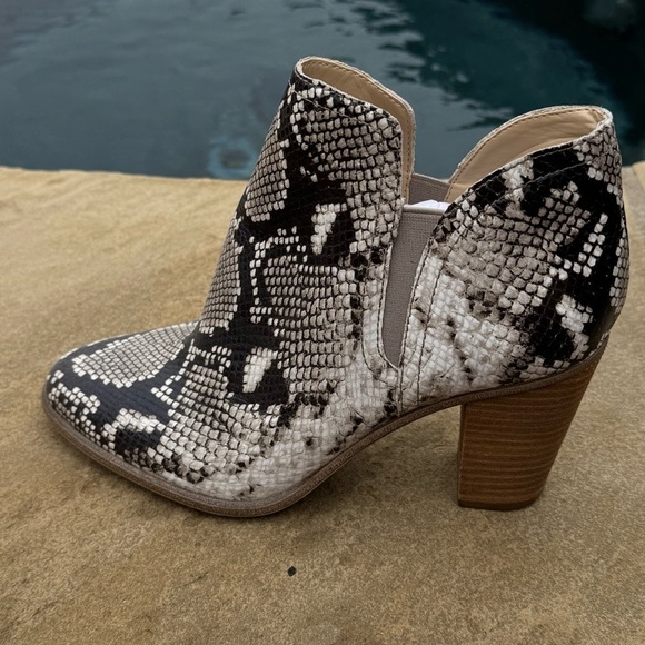 Vince Camuto Shoes - Vince Camuto Famhida Snakeskin Leather Ankle Boots
